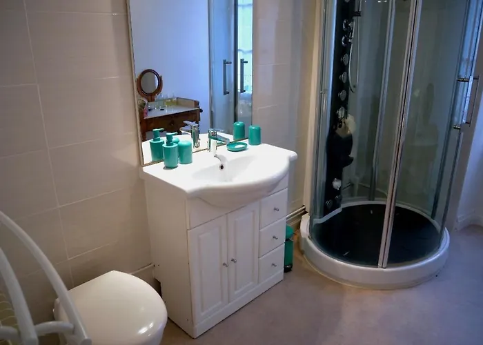 Lépicerie De Madeleine * Saint-Marc-la-Lande